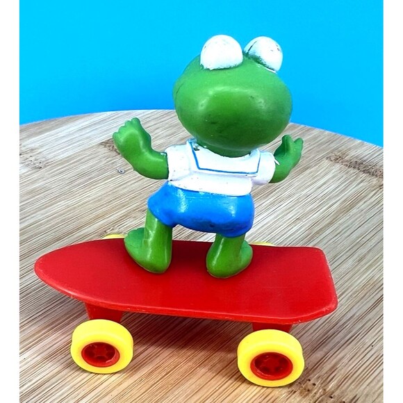McDonald's Vintage 1986 Happy Meal Muppet Babies Kermit on Skateboard - Picture 3 of 5
